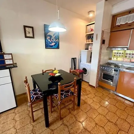 Paul Apartment- 450m Dal Mare Διαμέρισμα *