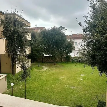 Paul Apartment- 450m Dal Mare Βιαρέτζιο